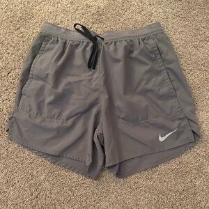 Men's Small Nike Running Club 5 inch shorts